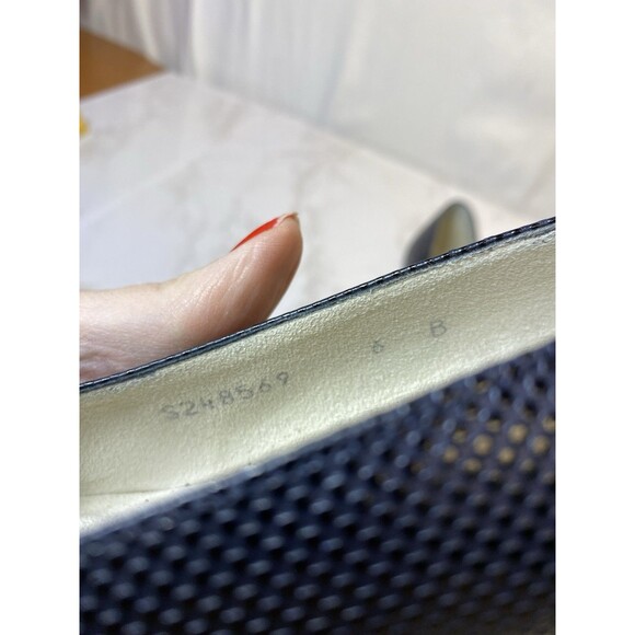 STUART WEITZMAN Pumps Heels Grainy Leather Navy Blue Low Heel 6B - Picture 10 of 10